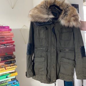 NWOT Guess Army Jacket w/ Detachable Faux Fur Collar